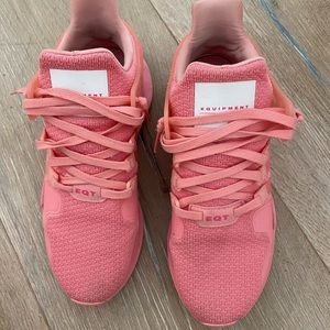 Adidas pink tennis shoes